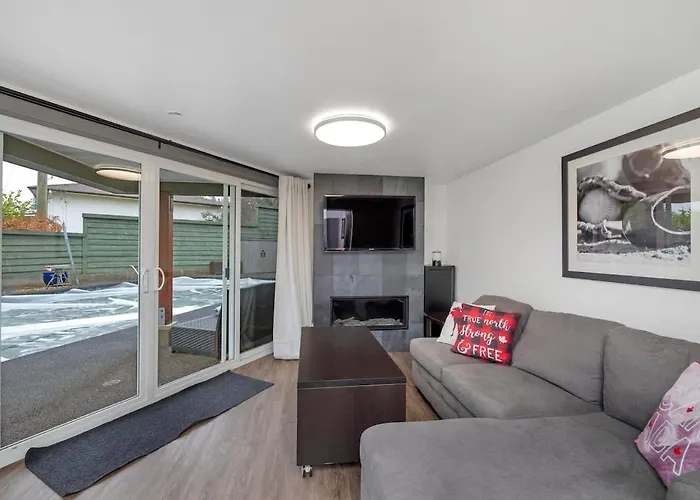 Tranquil Oasis 2 Bedroom Suite With Pool View