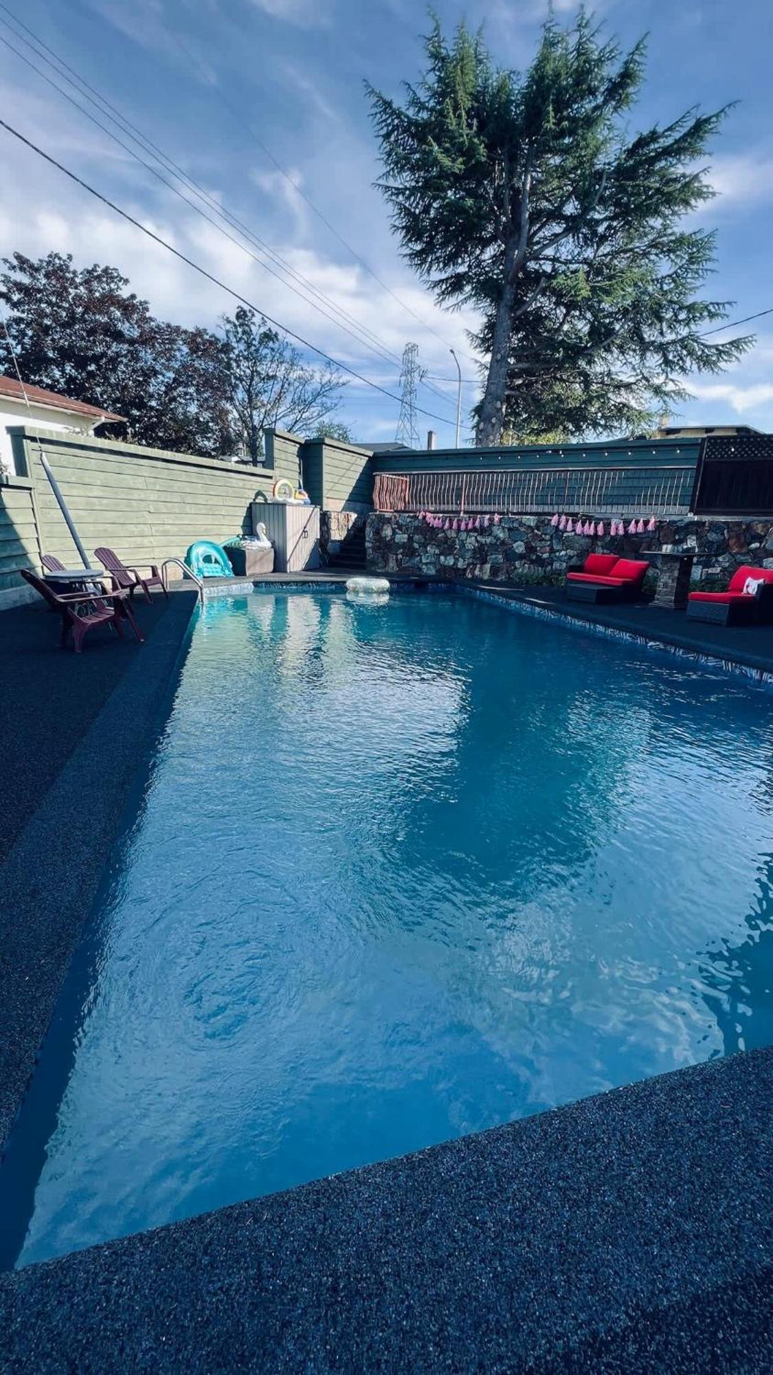 Tranquil Oasis 2 Bedroom With Pool View Victoria