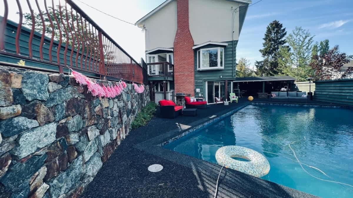 Tranquil Oasis 2 Bedroom With Pool View *